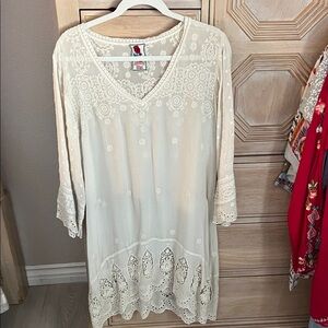 Johnny Was Cream V-Neck Embroidered Tunic